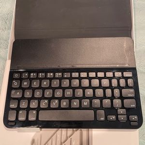 LOGITECH ultra thin keyboard folio for iPad Air